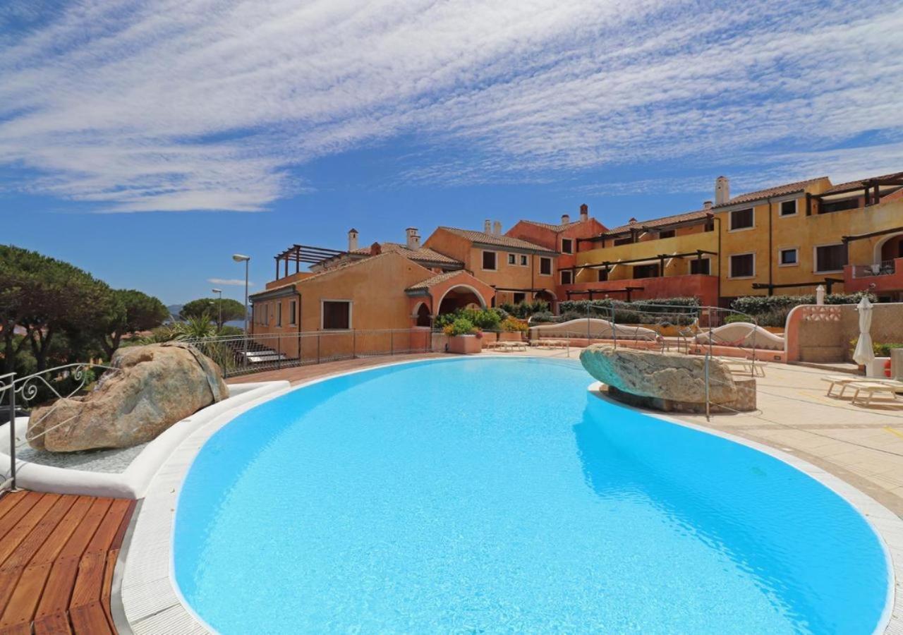 לה מדלנה Residence Borgo Punta Villa מראה חיצוני תמונה