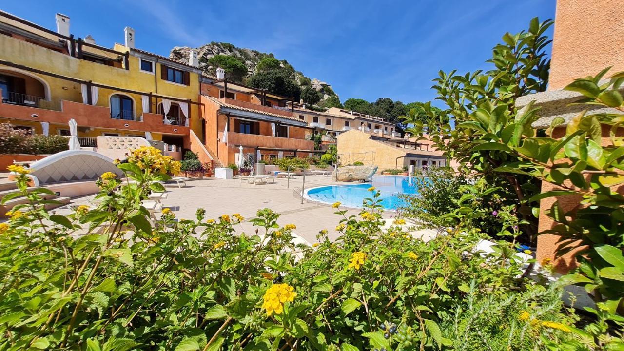 לה מדלנה Residence Borgo Punta Villa מראה חיצוני תמונה